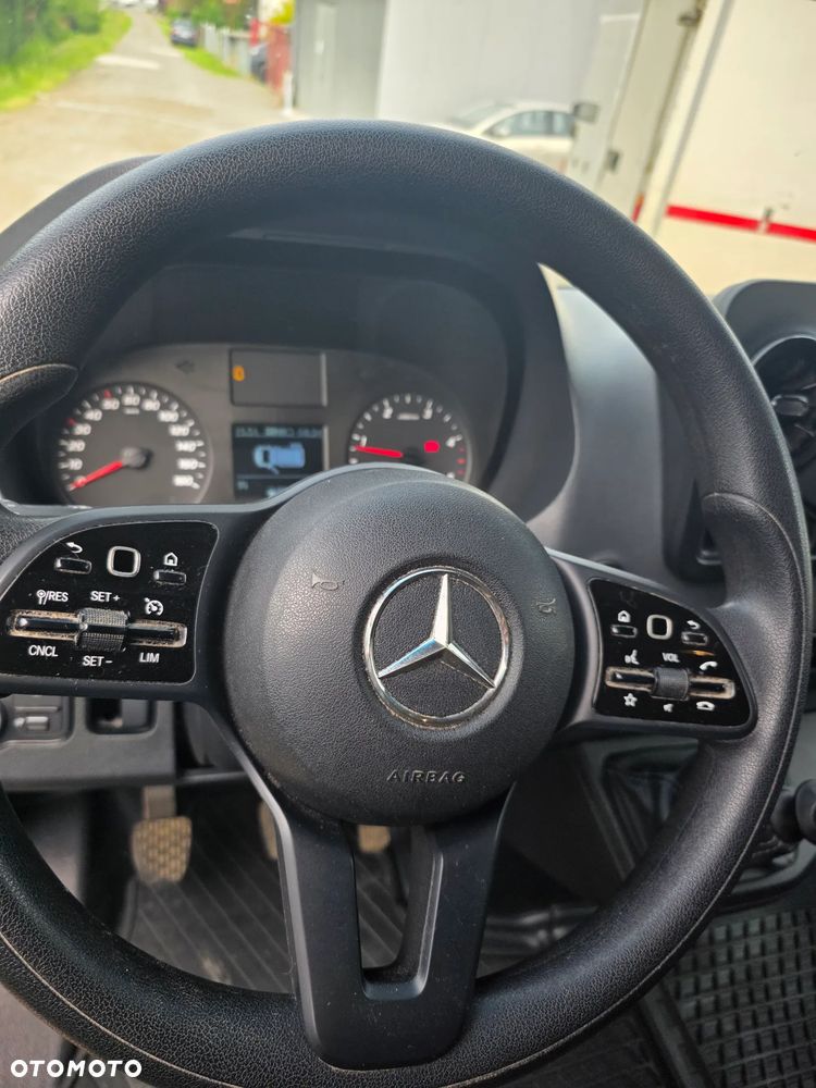 Mercedes-Benz Sprinter - 5