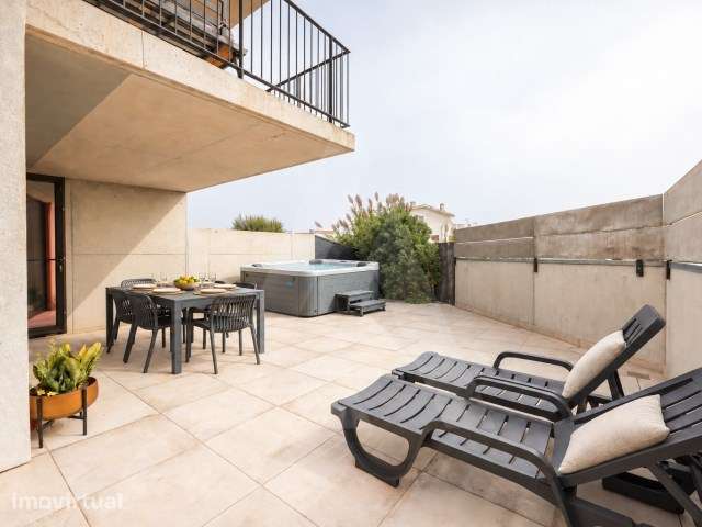 Apartamento T3 com jardim e terraço de uso exclusivo na Praia da Barra - Grande imagem: 2/48