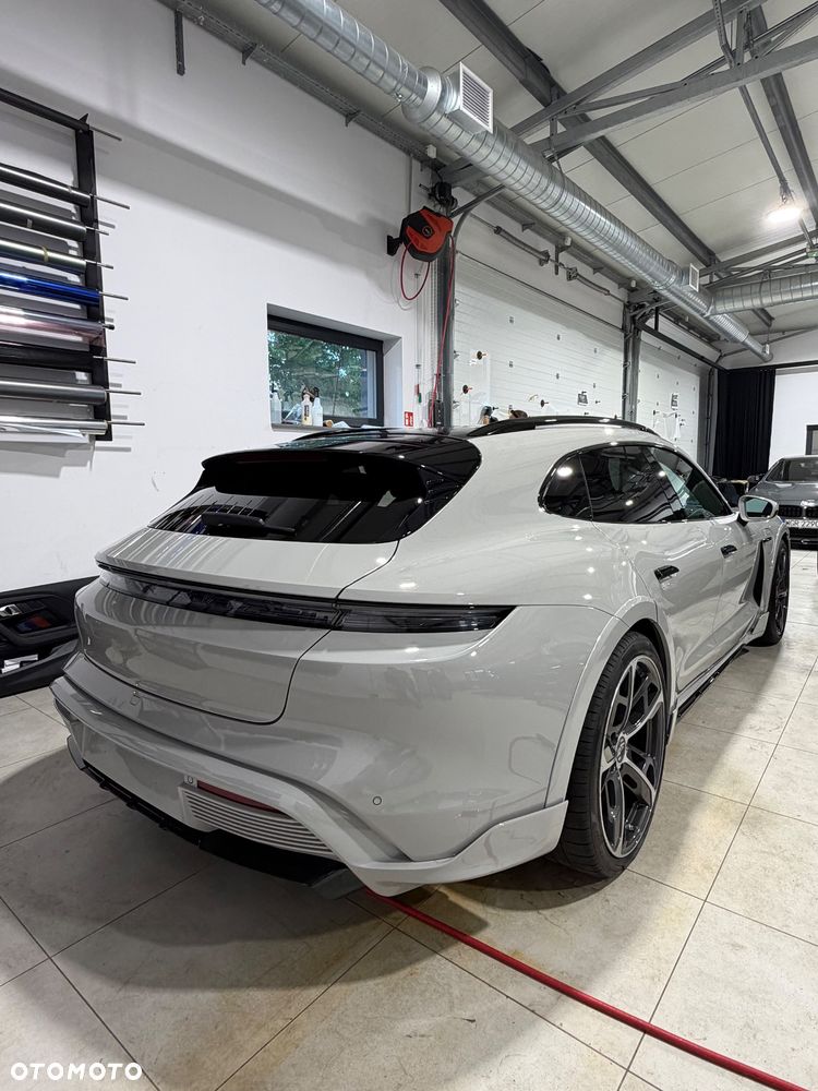 Porsche Taycan 4 - 7