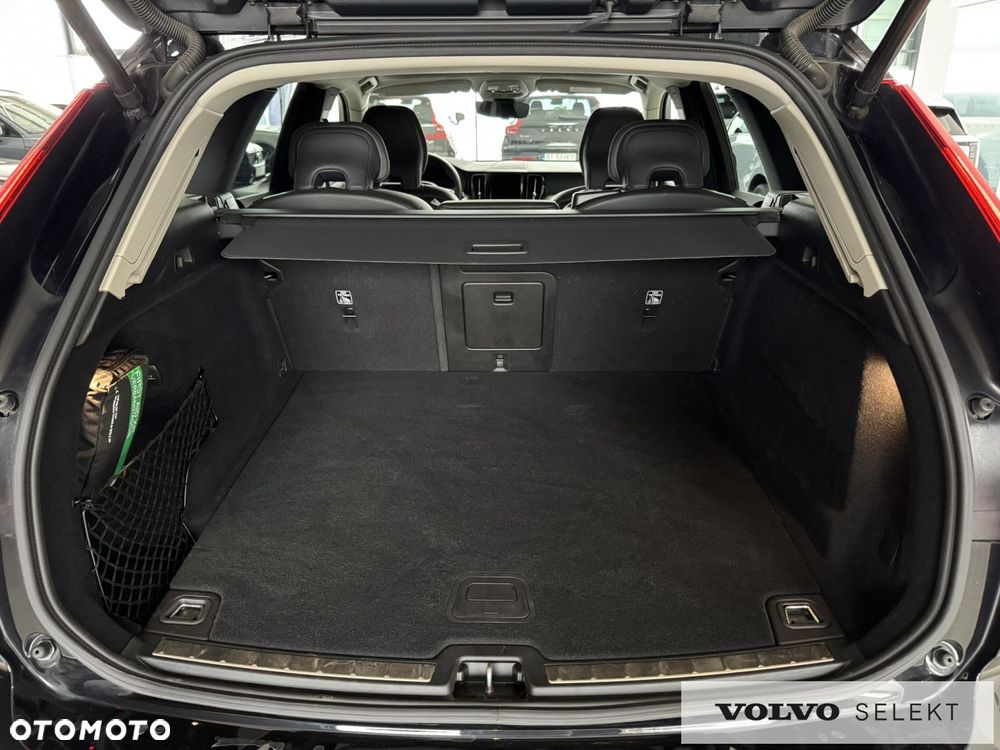 Volvo XC 60 B5 B AWD Plus Dark - 10