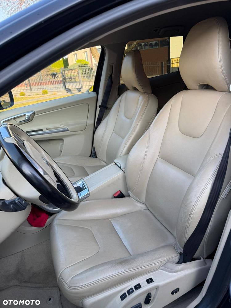 Volvo XC 60 D4 AWD R-Design - 10