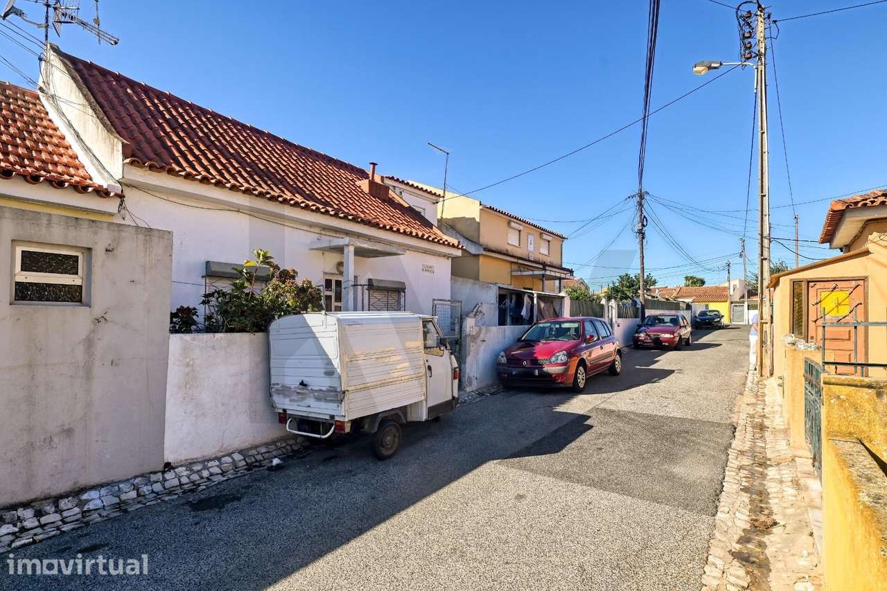 Moradia térrea T2 com sótão aproveitado Independente - INVESTIMENTO - - Grande imagem: 2/16
