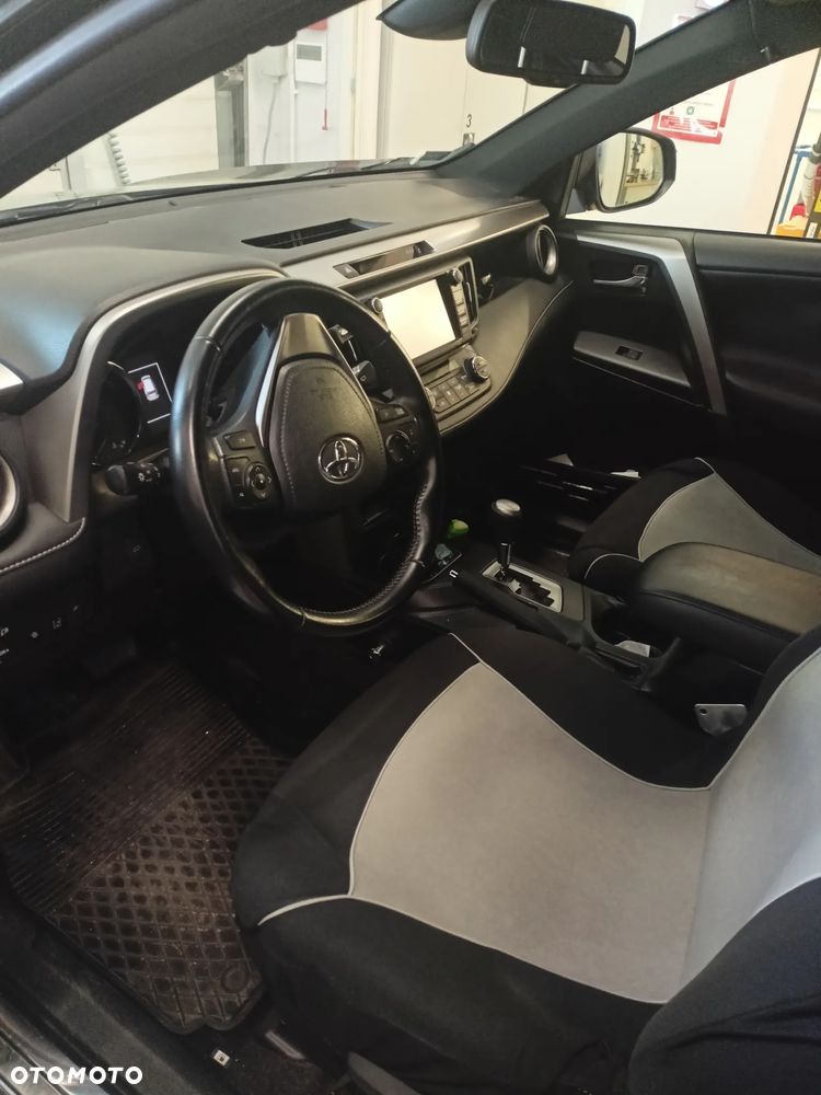 Toyota RAV4 Hybrid Platinum 4x4 - 5