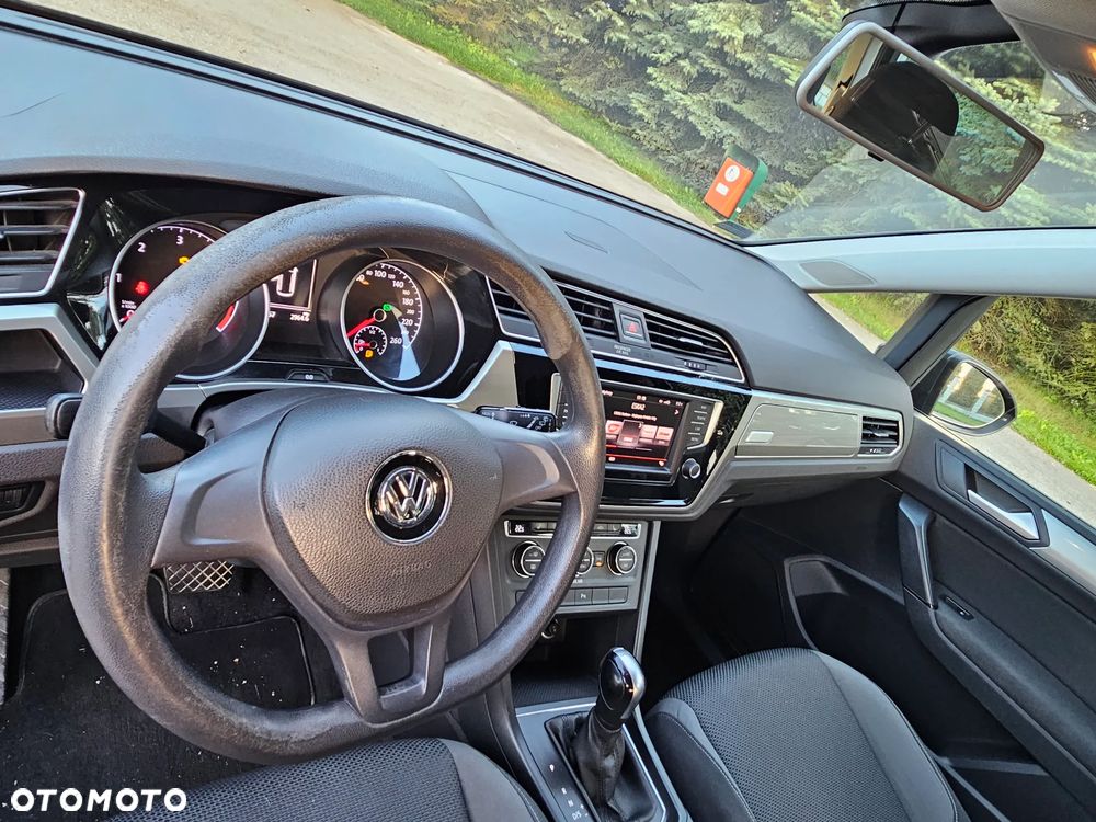 Volkswagen Touran - 13