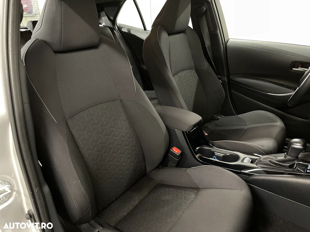 Toyota Corolla 1.8 HSD Dynamic - 9