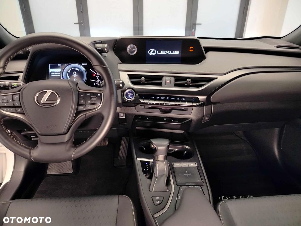 Lexus UX - 14