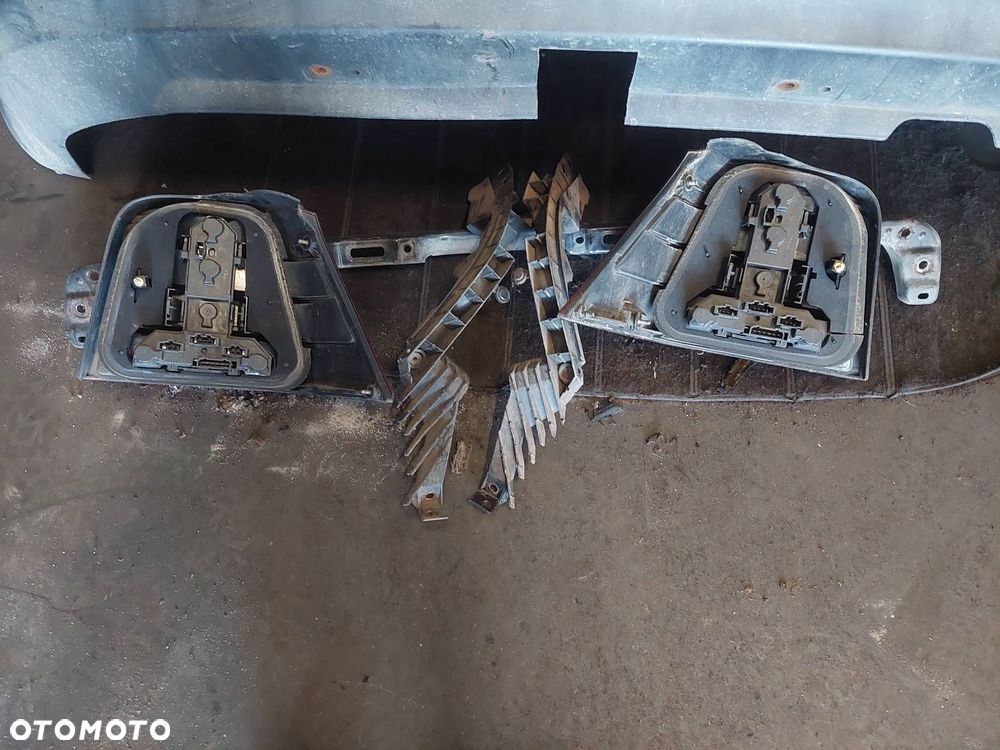 KOMPLETNY TYŁ KLAPA BAGAŻNIKA ZDERZAK LAMPY VOLKSWAGEN GOLF IV HB 5D LW5Z - 3