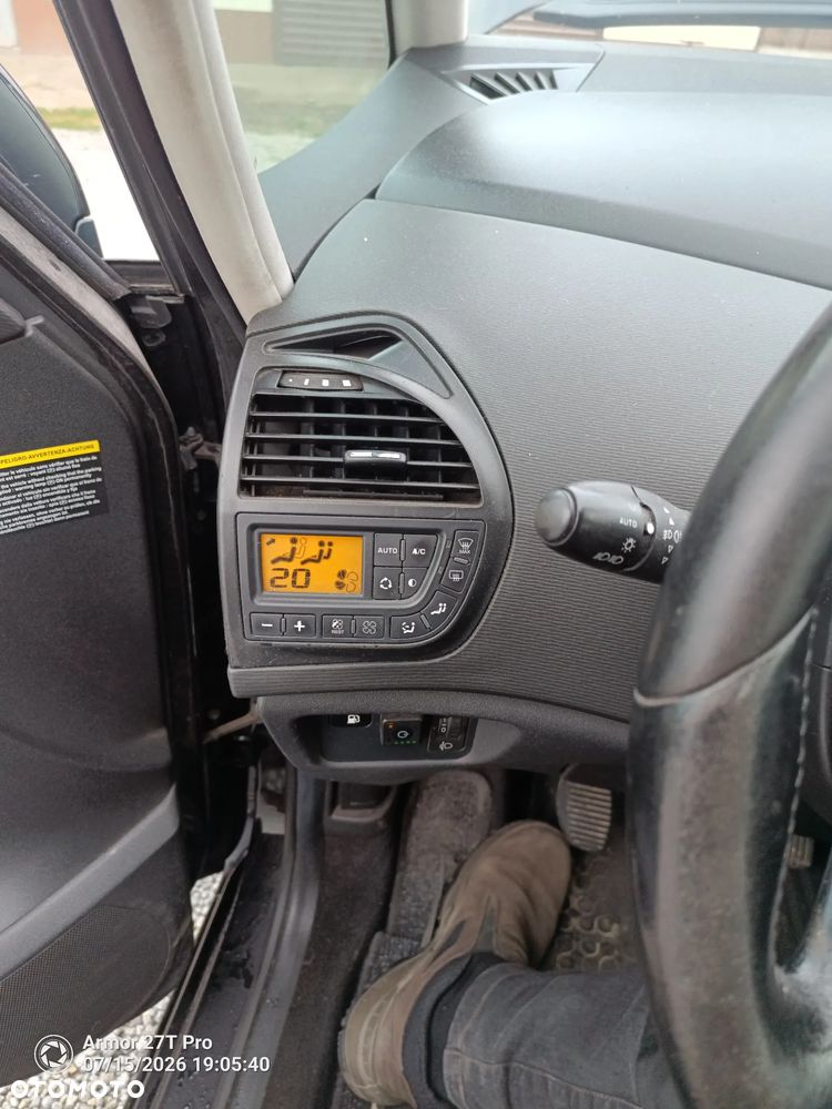 Citroën C4 Picasso 1.8 16V Confort - 8