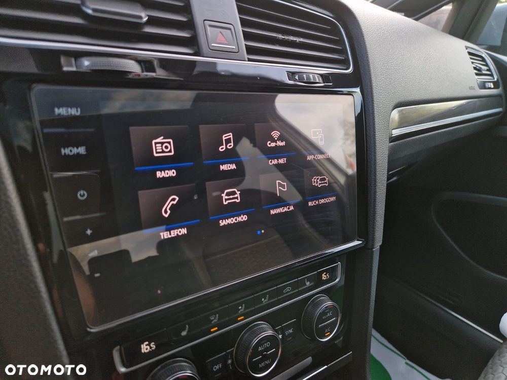 Volkswagen Golf - 26