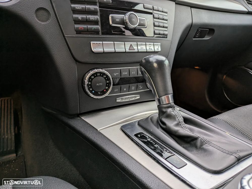 Mercedes-Benz C 220 Station CDI DPF Auto BlueEFFICIENCY Avantgarde - 17