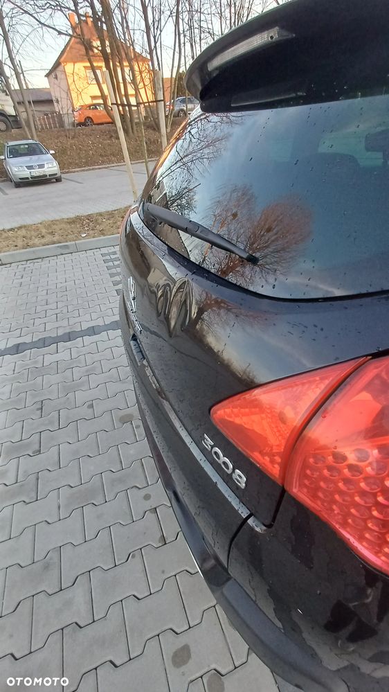 Peugeot 3008 2.0 HDi HYbrid4 - 28