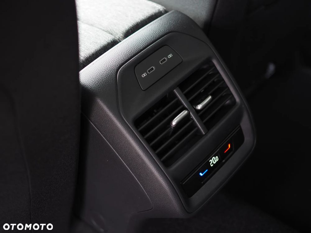 Skoda Superb 2.0 TDI SCR Selection DSG - 11