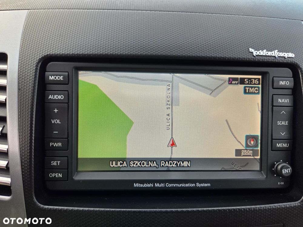 Mitsubishi Outlander 2.4 4WD CVT Intense - 23