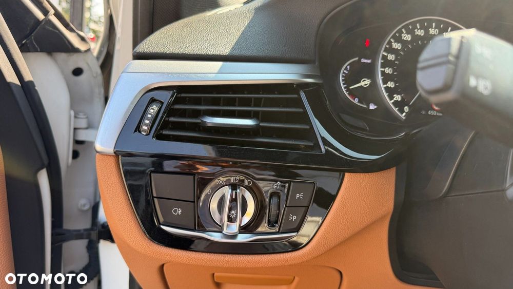 BMW Seria 5 520d Luxury Line - 28