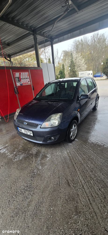 Ford Fiesta 1.4 Ambiente - 2