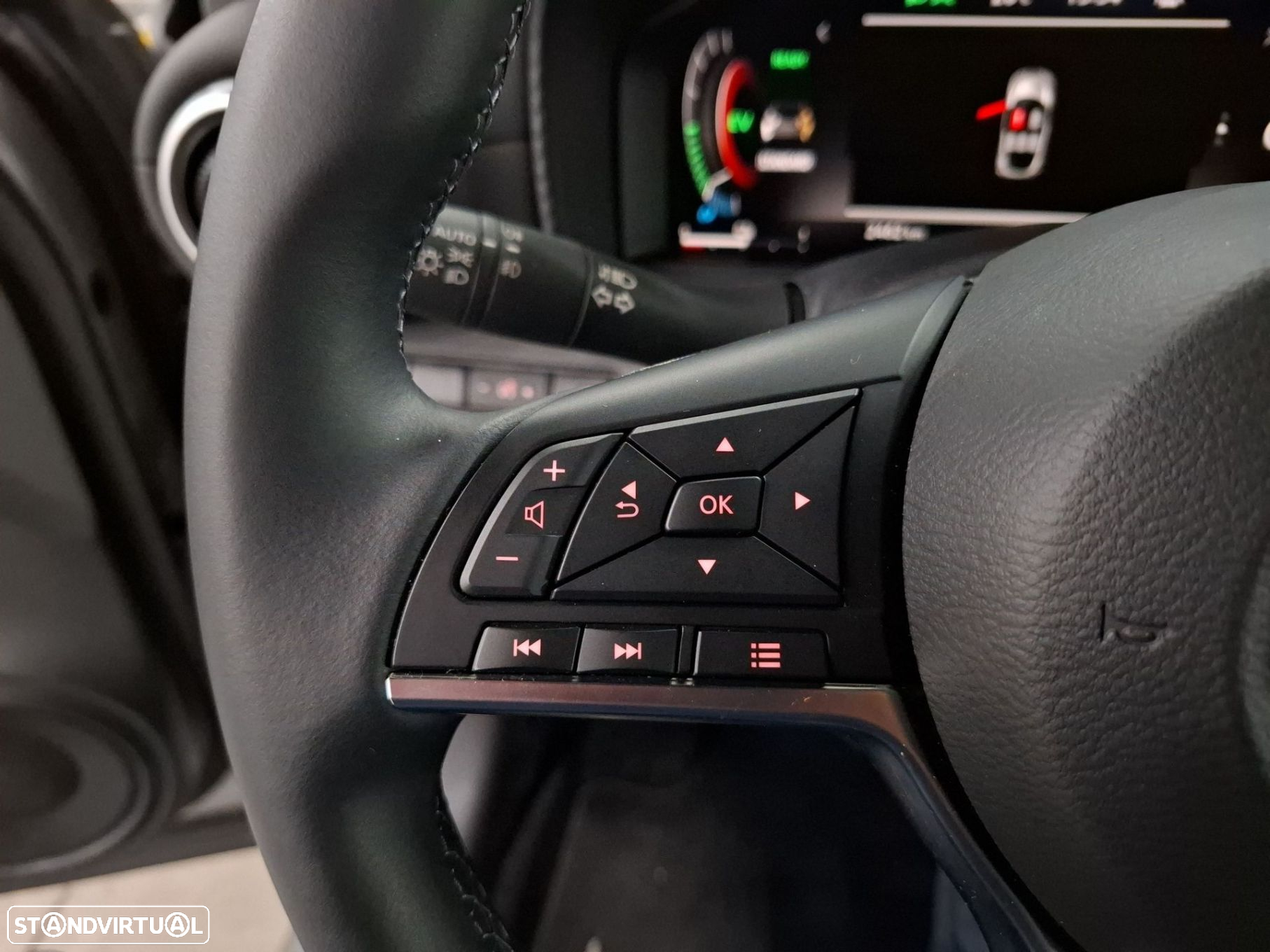 Nissan Juke 1.6 Hybrid N-Connecta Two Tone - 16