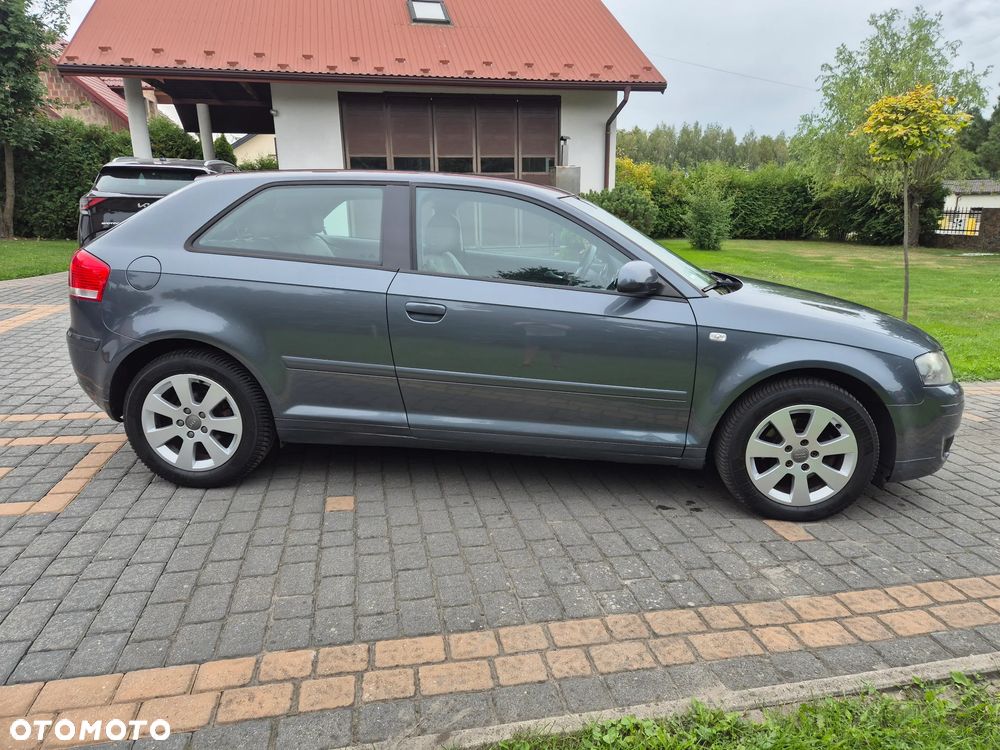 Audi A3 3-drzwiowe 1.6 Attraction - 4