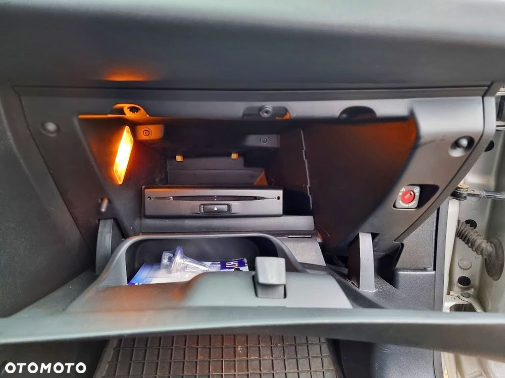 Peugeot 208 120 VTI Allure - 27