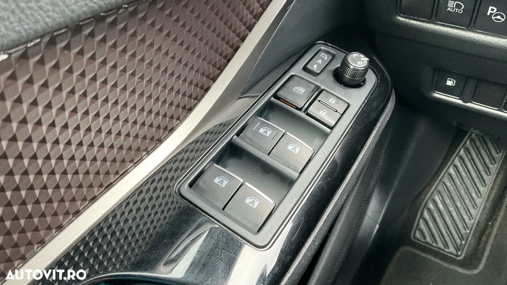 Toyota C-HR 1.8 HSD 122 CP 4x2 CVT C-lassy - 24