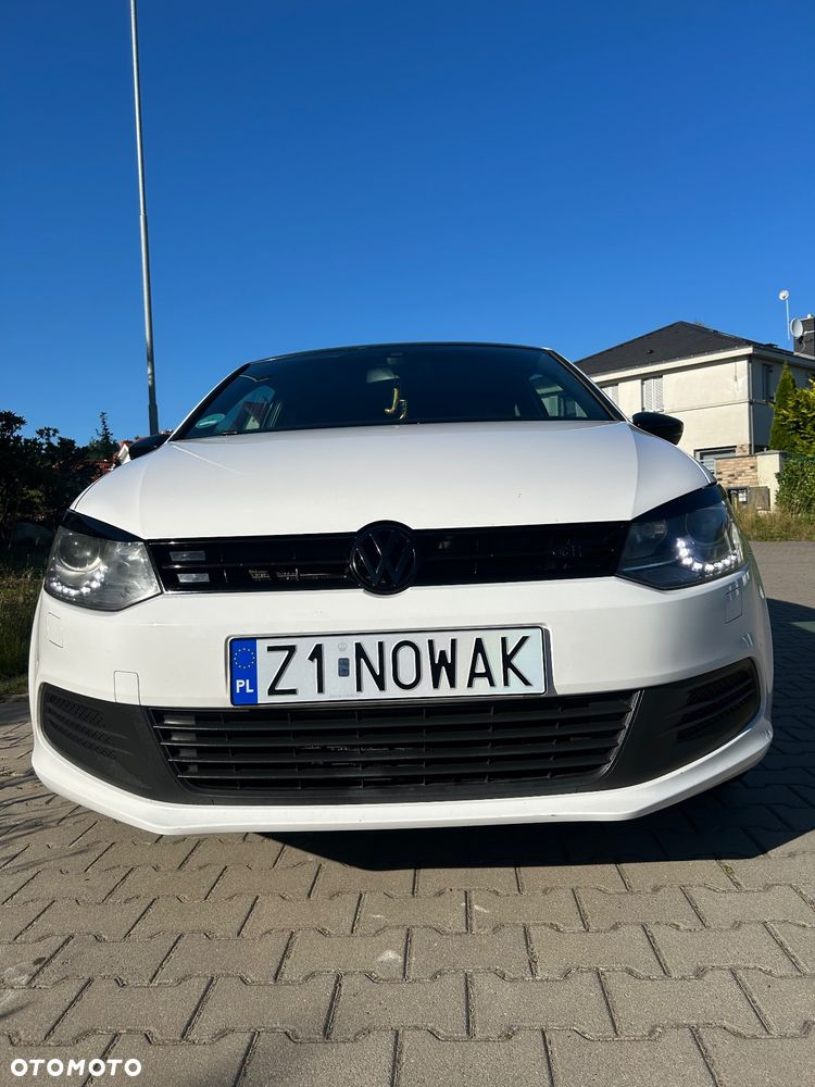 Volkswagen Polo - 2