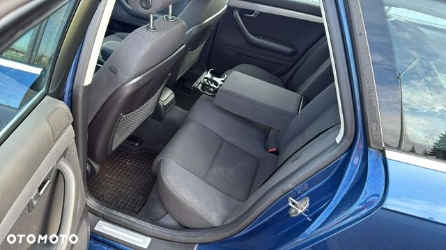 Audi A4 Avant 2.0 TDI - 32