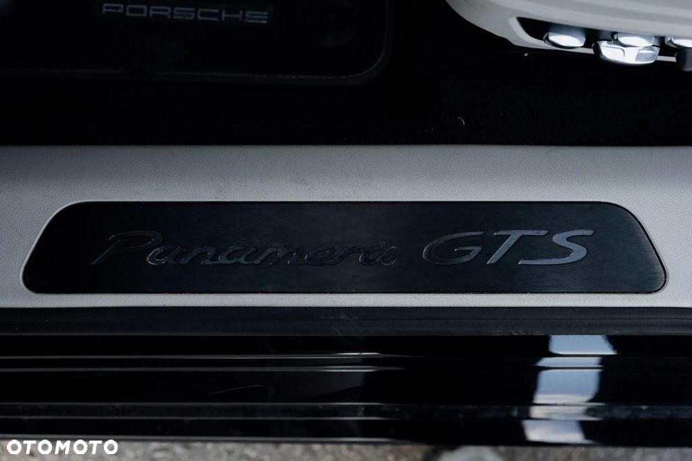 Porsche Panamera GTS Sport Turismo - 29