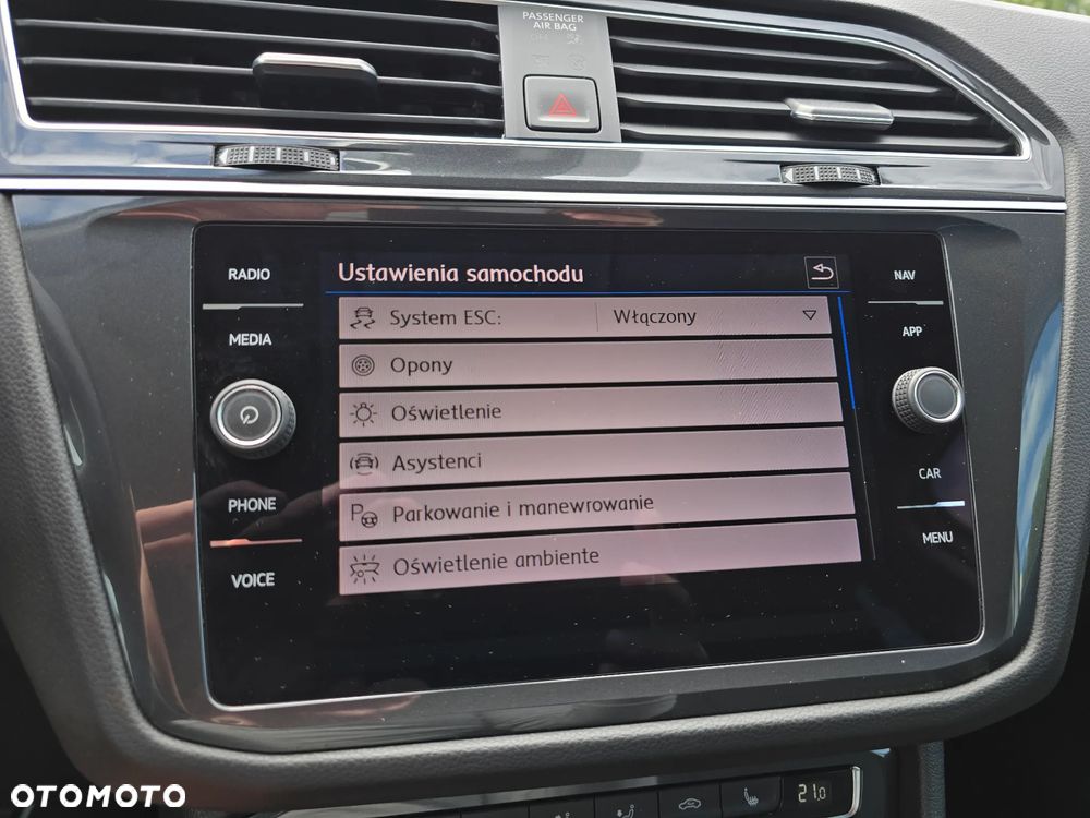 Volkswagen Tiguan 2.0 TDI SCR R-Line - 29