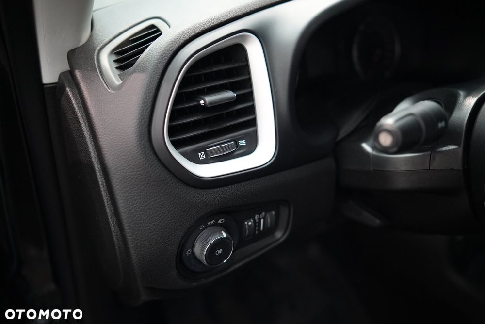 Jeep Renegade - 17
