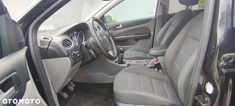 Ford Focus - 34