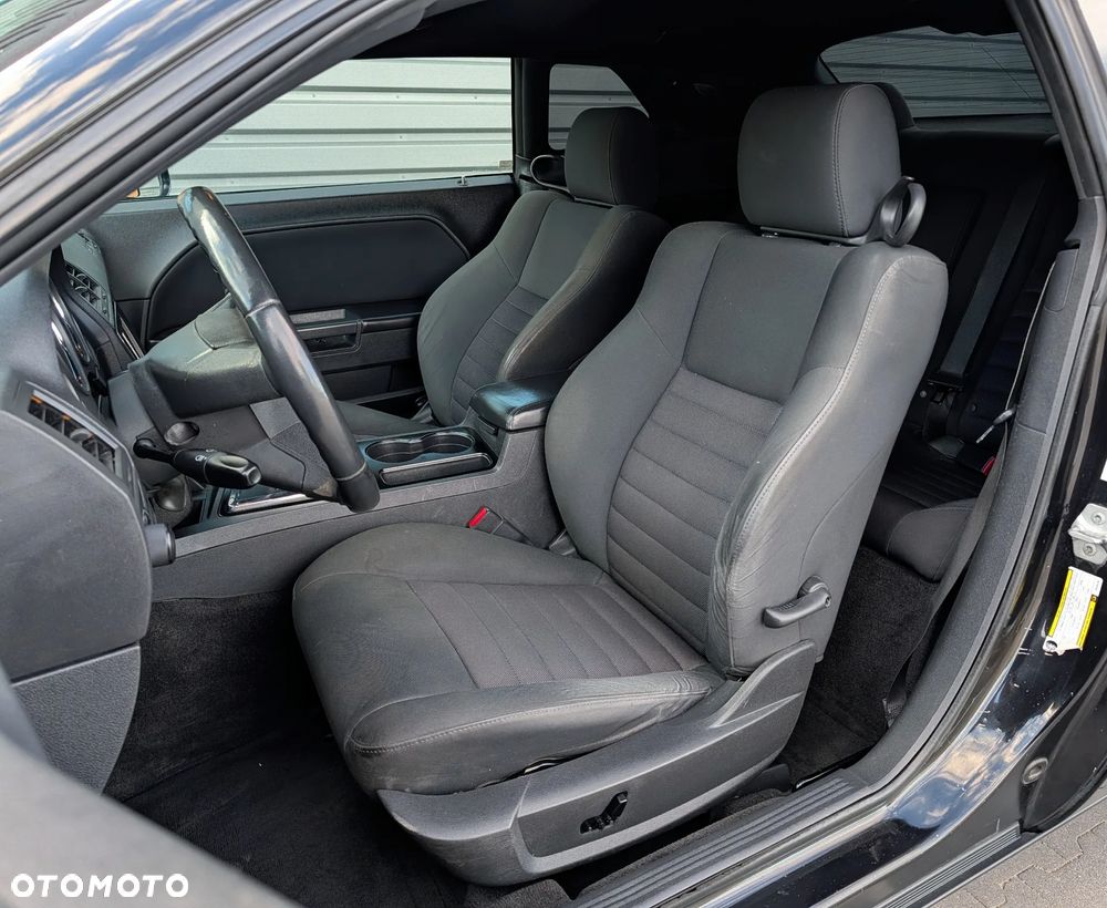 Dodge Challenger - 15