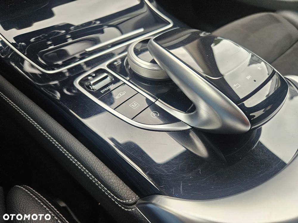 Mercedes-Benz GLC - 27