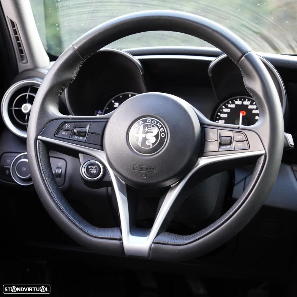 Alfa Romeo Giulia 2.2 D - 9