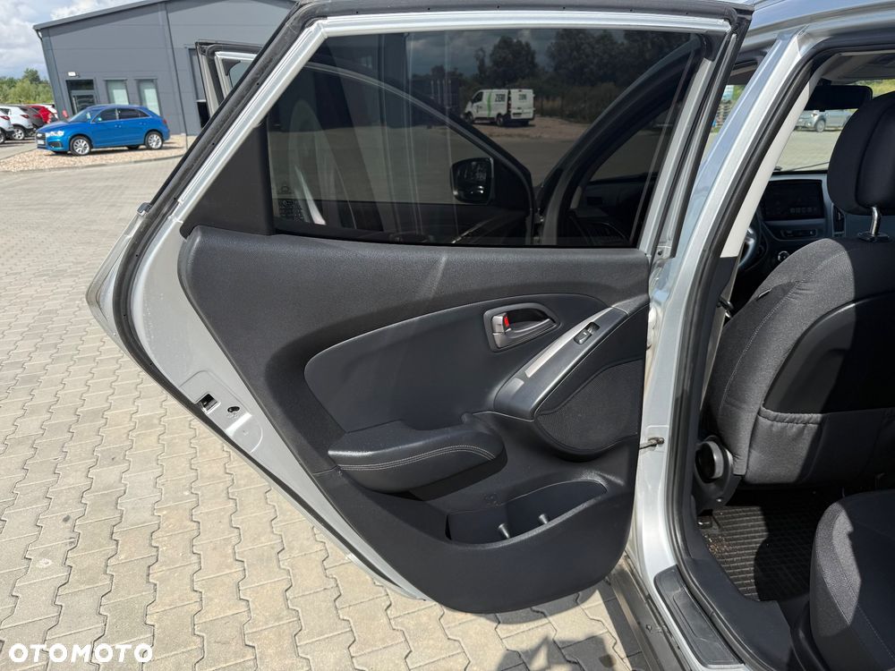 Hyundai ix35 1.7 CRDi 2WD blue Finale - 19