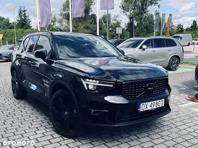 Volvo XC 40 B4 Ultra Black Edition - 2