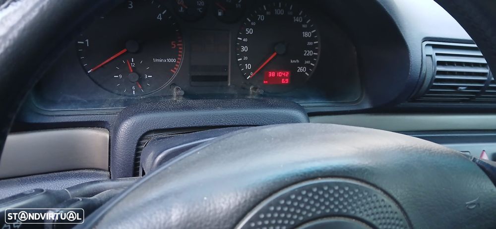 Audi A4 Avant 1.9 TDI Attraction - 6