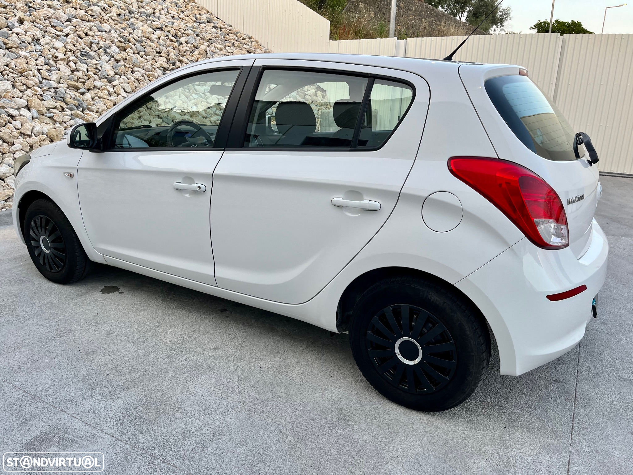 Hyundai i20 1.1 CRDi Urban - 8