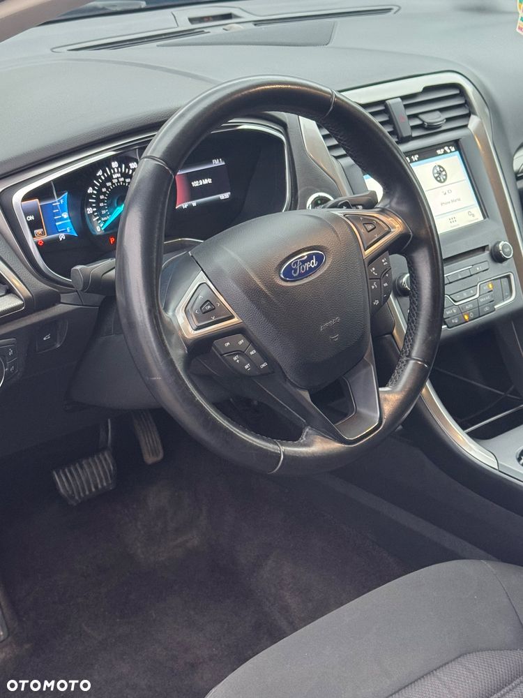 Ford Fusion - 8
