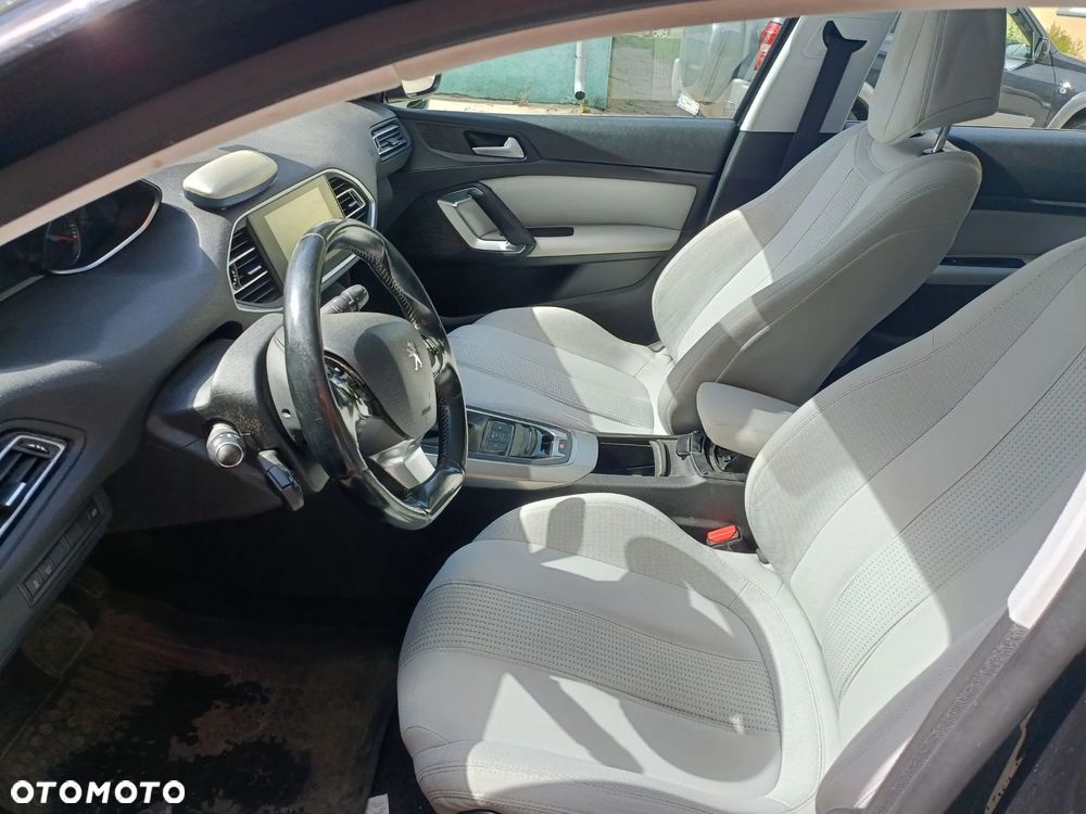 Peugeot 308 1.2 PureTech Allure S&S - 7