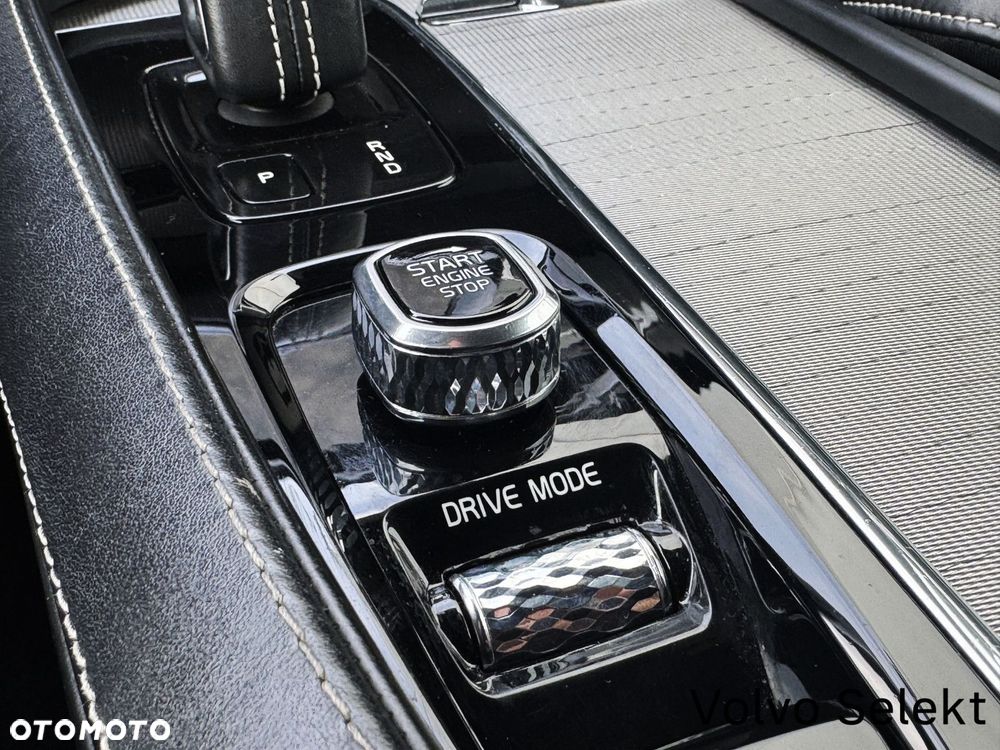 Volvo XC 90 - 23