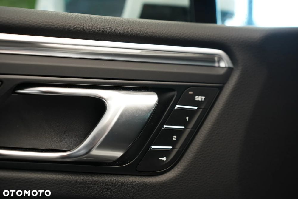 Porsche Macan Standard - 16