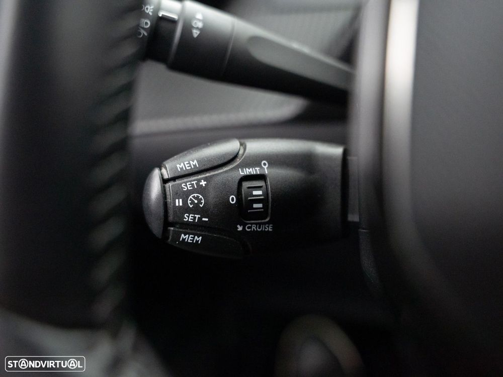 Peugeot e-208 50 kWh Allure - 20