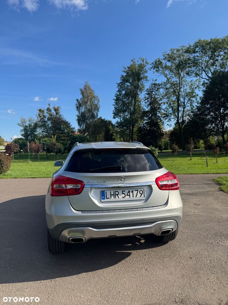 Mercedes-Benz GLA 250 7G-DCT Style - 10