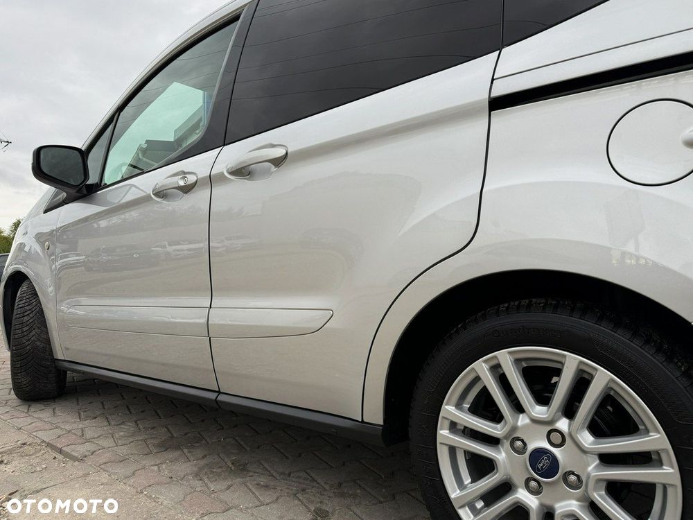 Ford Tourneo Courier 1.0 EcoBoost S&S Titanium - 37