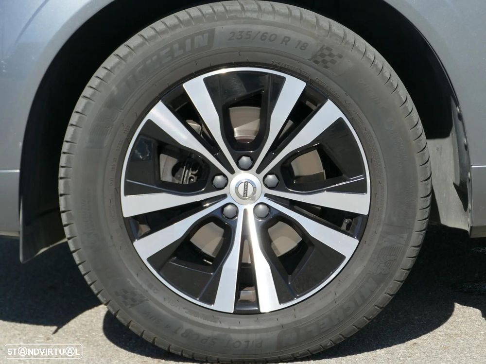 Volvo XC 60 2.0 D4 Momentum Geartronic - 8