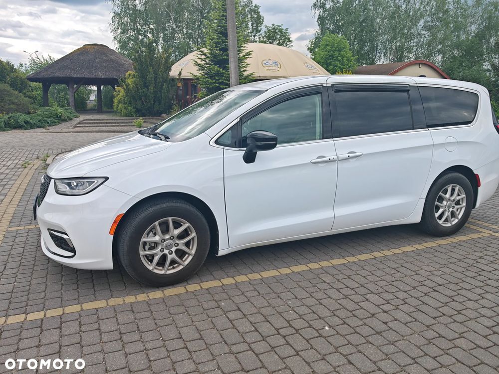 Chrysler Pacifica - 15