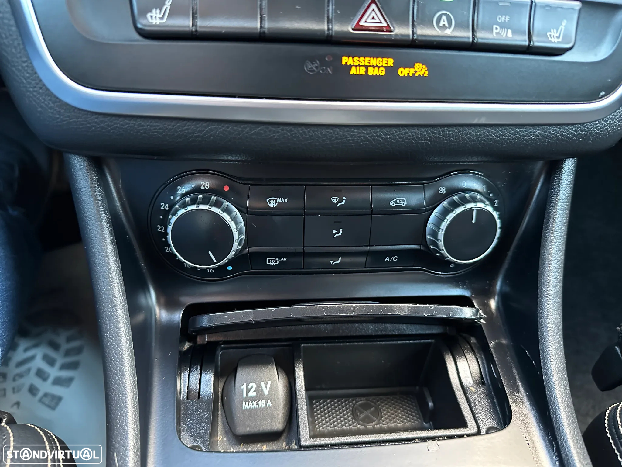 Mercedes-Benz GLA 180 d Urban - 30