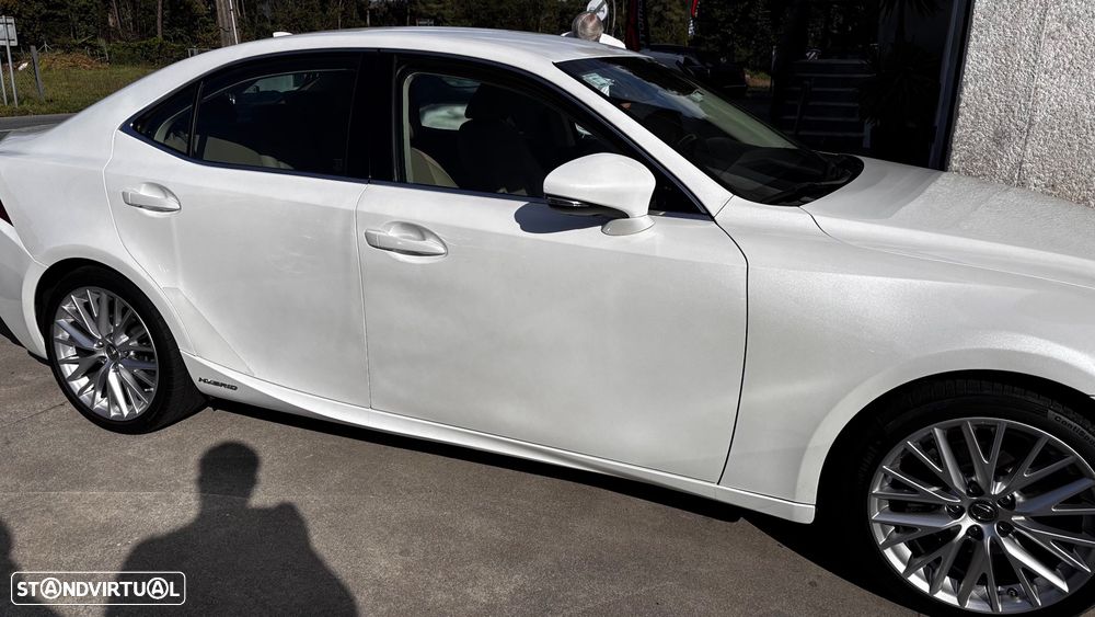 Lexus IS 300H Luxury - 3
