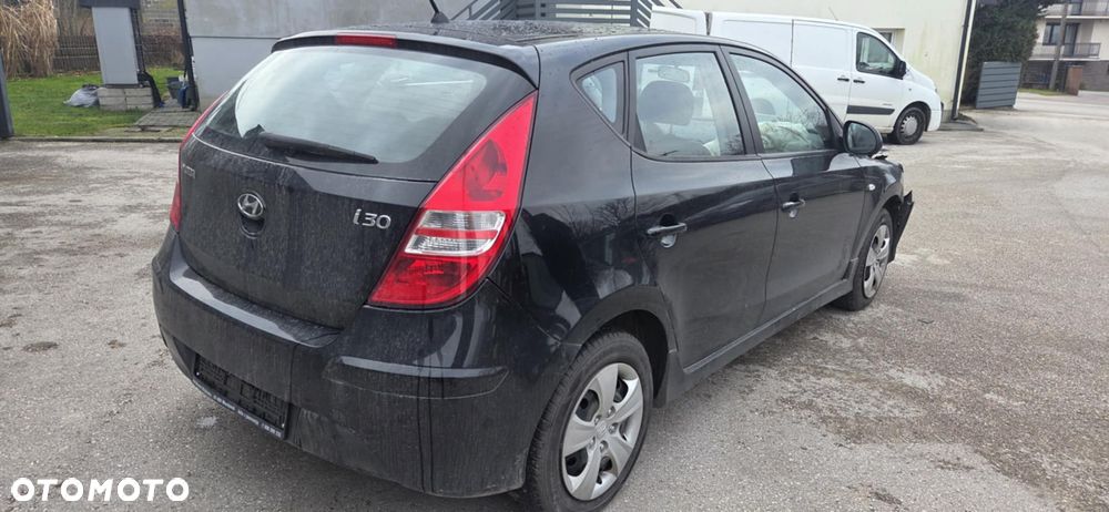 HYUNDAI I30 9F HB błotnik prawy tył - 1