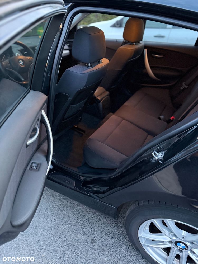 BMW Seria 1 120i - 11