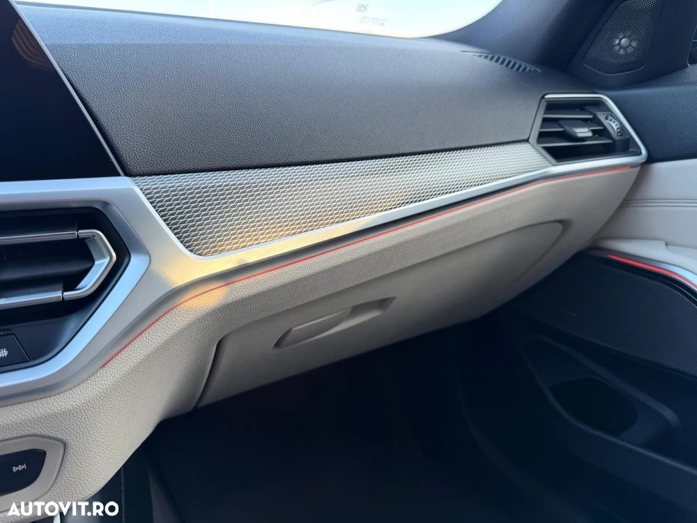 BMW Seria 3 330i Aut. M Sport - 34